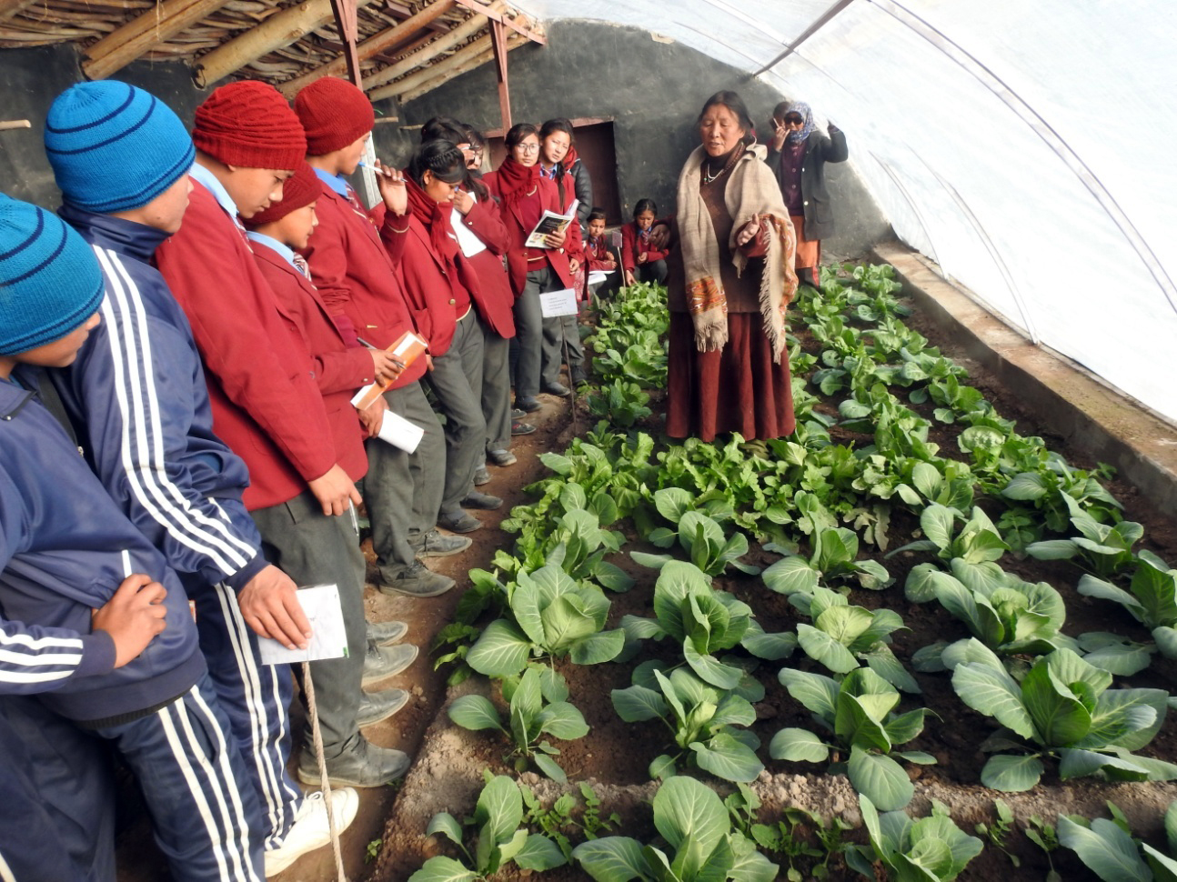 2017-dec-students exposure visit -Share Kashmir University farm-c-LEHO...